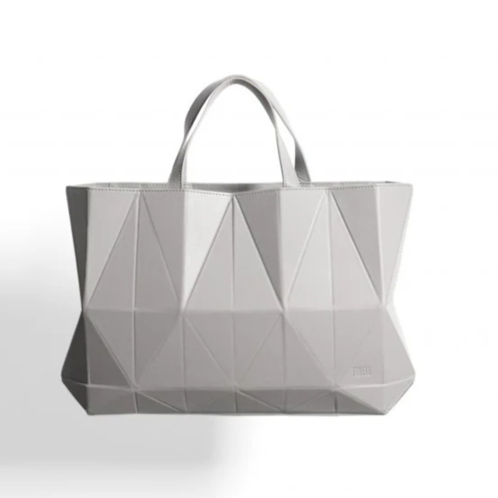 1 LEFT Finell Axis Bag Clay